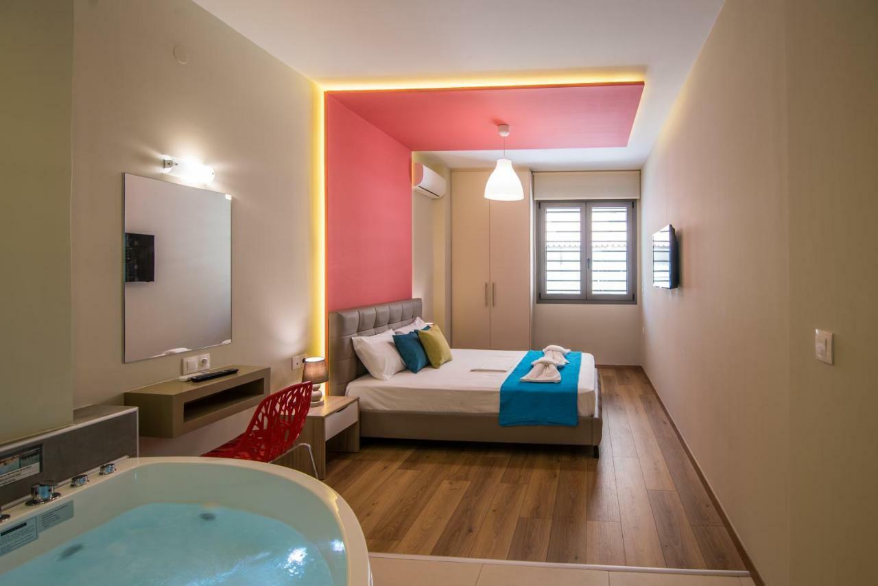 Utopia Luxury Apartment Chrissi Akti Chania Exterior foto